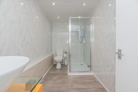 9. Bathroom.jpg
