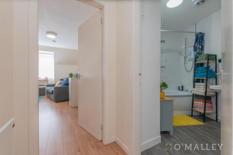 3. Hallway.jpg