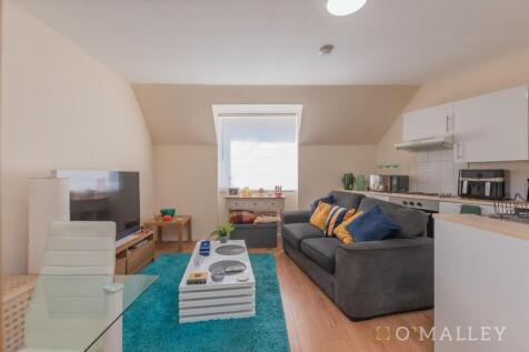 5. Living Room 2.jpg