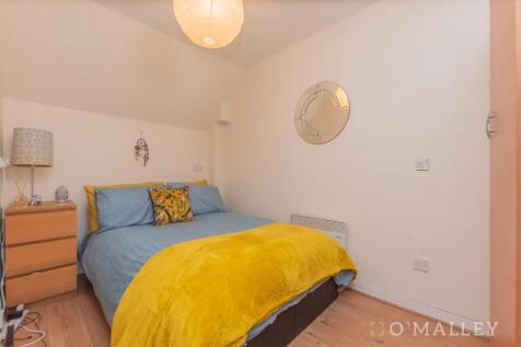 9. Bedroom 1.jpg