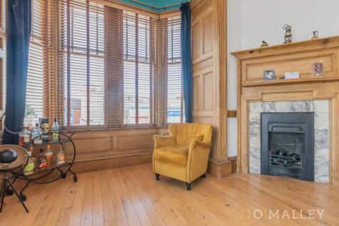 9. Living Room 4.jpg