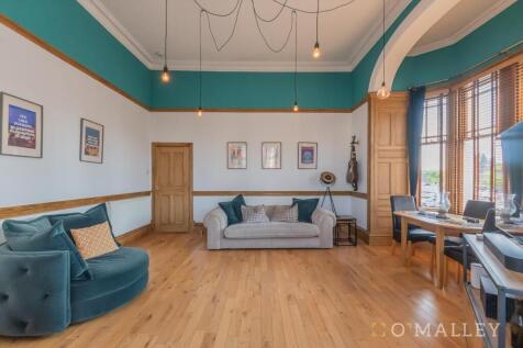10. Living Room 5.jpg