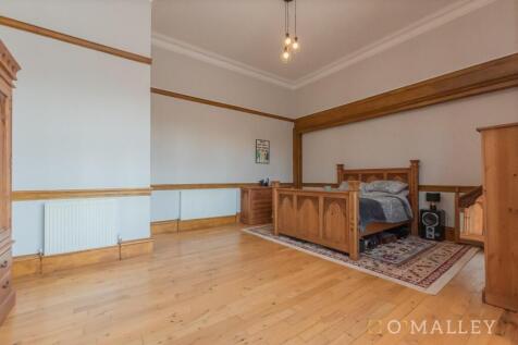 22. Bedroom 1 6.jpg