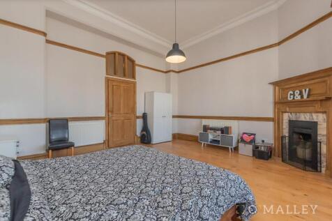 28. Bedroom 2 5.jpg