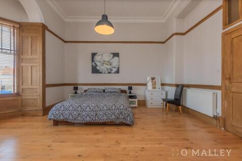 30. Bedroom 2 7.jpg
