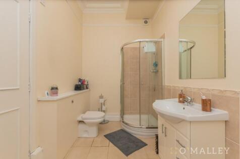 32. Bathroom 2.jpg