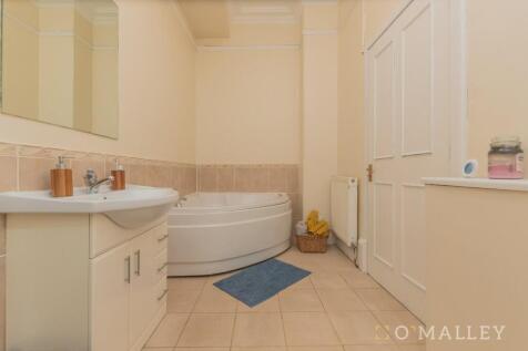 33. Bathroom 3.jpg