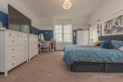 40. Bedroom 1 2.jpg