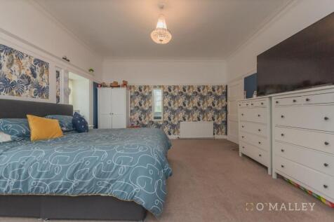 42. Bedroom 1 4.jpg