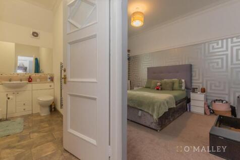46. Bedroom 2 4.jpg