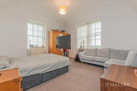 58. Bedroom 5 1.jpg