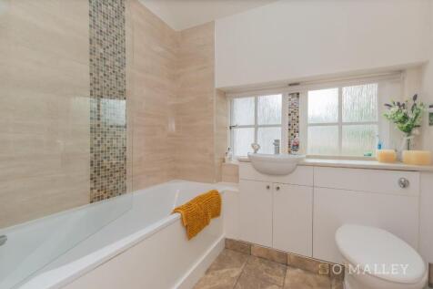 66. Bathroom 2 2.jpg