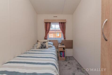24. Bedroom 2 1.jpg