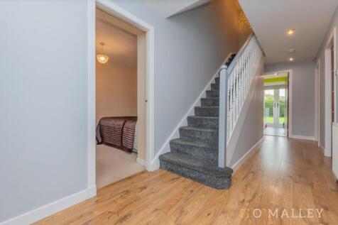 5. Hallway 1.jpg