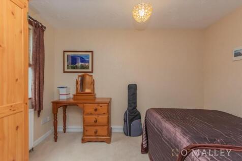 28. Bedroom 4 1.jpg