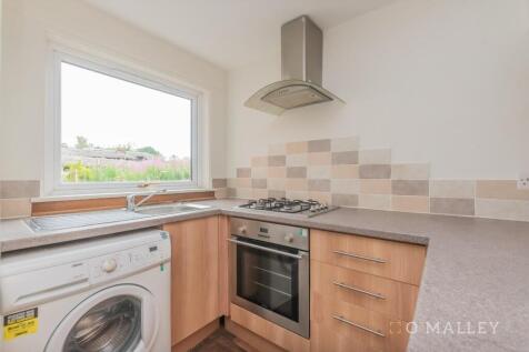 9. Kitchen 1.jpg