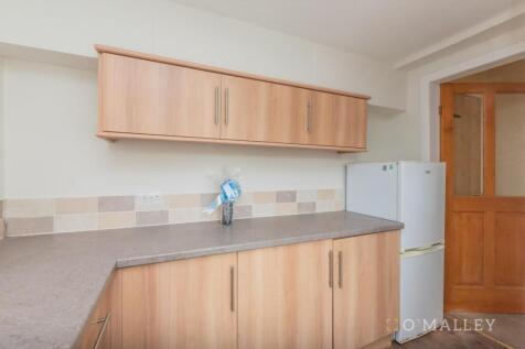 11. Kitchen 3.jpg
