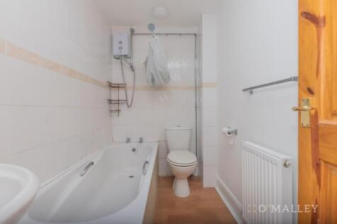 16. Bathroom 2.jpg