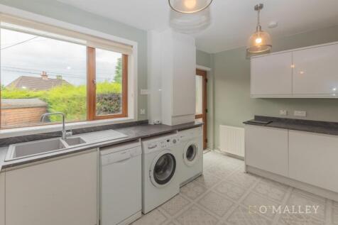 Kitchen 1.jpg