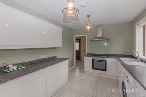 Kitchen 2.jpg