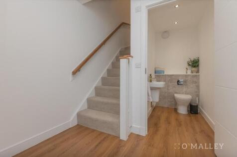 5. Hallway 2.jpg