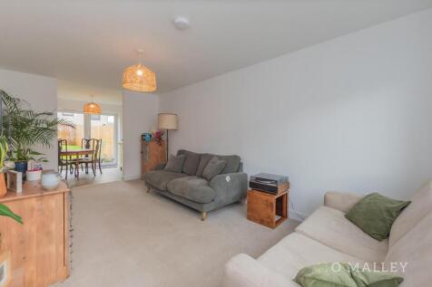 7. Living Room 2.jpg
