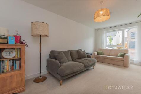 9. Living Room 4.jpg
