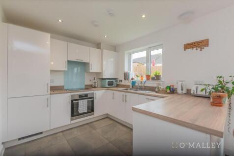 12. Kitchen 3.jpg