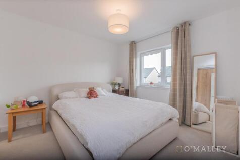 18. Bedroom 1 1.jpg