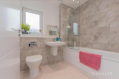 29. Bathroom.jpg