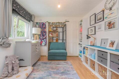 19. Bedroom 2 2.jpg