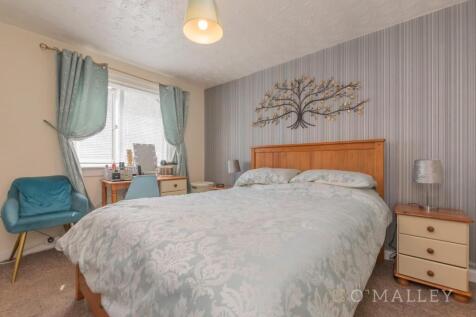21. Bedroom 1 2 - Copy.jpg