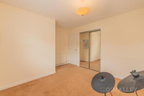29. Bedroom 2 3.jpg