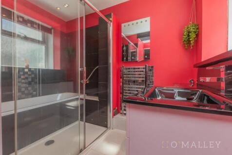 20. Bathroom 2.jpg