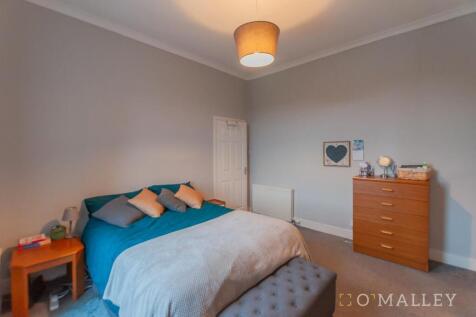 Master bedroom (3).jpg