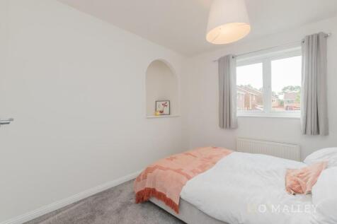 27. Bedroom 2 2.jpg