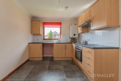 12. Kitchen 2.jpg