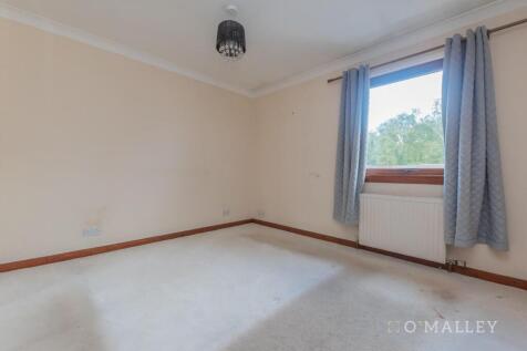 14. Bedroom 1 1.jpg