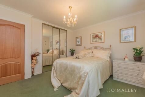 19. Bedroom 1 2.