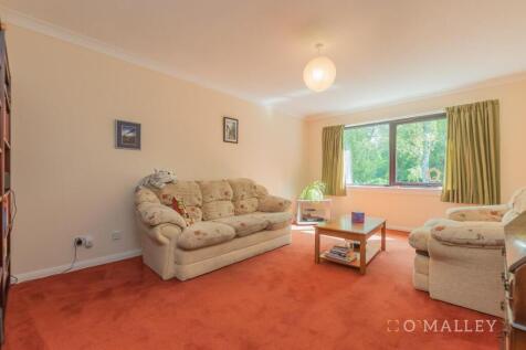 7. Living Room 1.jpg