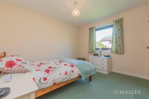 19. Bedroom 1 1.jpg