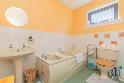 28. Bathroom 2.jpg