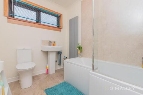 Bathroom (downstairs)