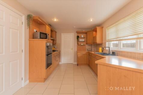 17. Kitchen 4.jpg