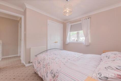 38. Bedroom 2 2.jpg