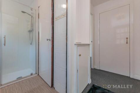 5. Hallway 1.jpg