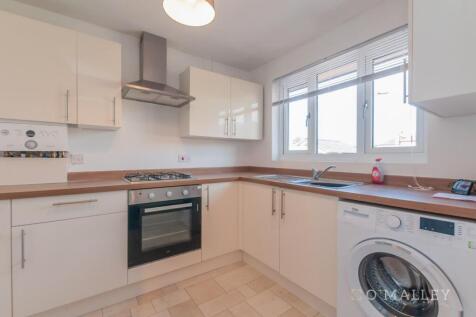 10. Kitchen 1.jpg