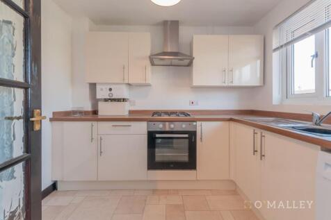 11. Kitchen 2.jpg