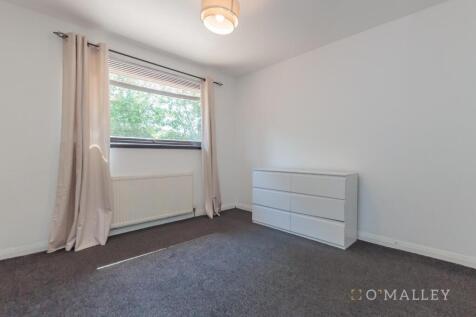 13. Bedroom 1 2.jpg