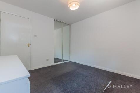 14. Bedroom 1 3.jpg